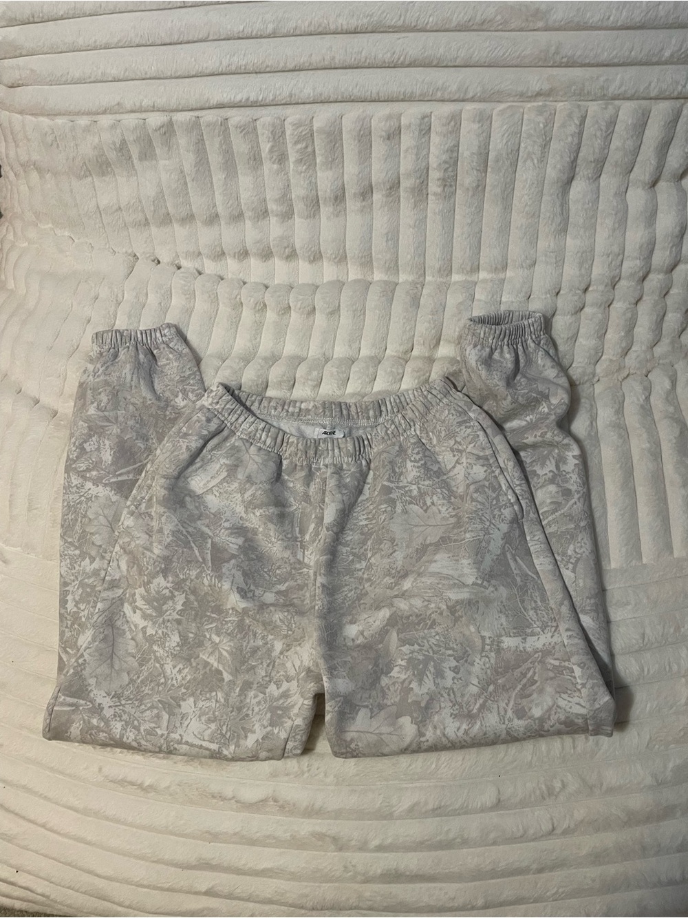 light gray printed joggers ! 🪽